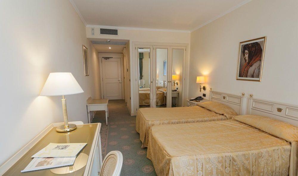 Hotel Savoy Palace Gardone Riviera Ngoại thất bức ảnh