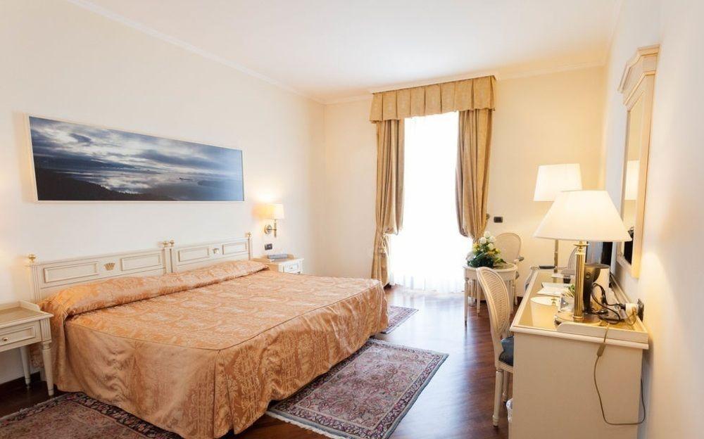 Hotel Savoy Palace Gardone Riviera Ngoại thất bức ảnh