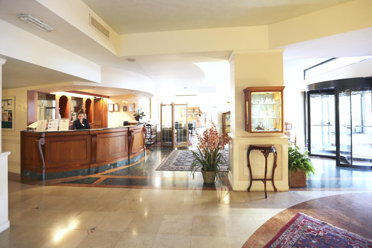 Hotel Savoy Palace Gardone Riviera Ngoại thất bức ảnh