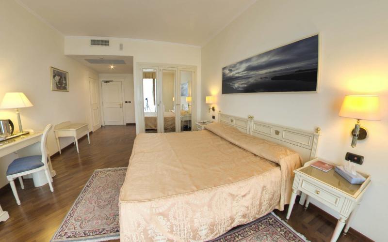 Hotel Savoy Palace Gardone Riviera Ngoại thất bức ảnh